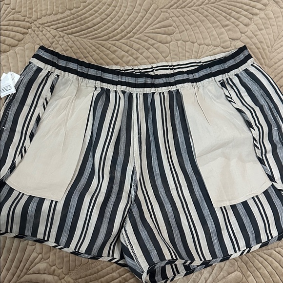 Madewell Black and White Striped Short - Picture 4 of 5